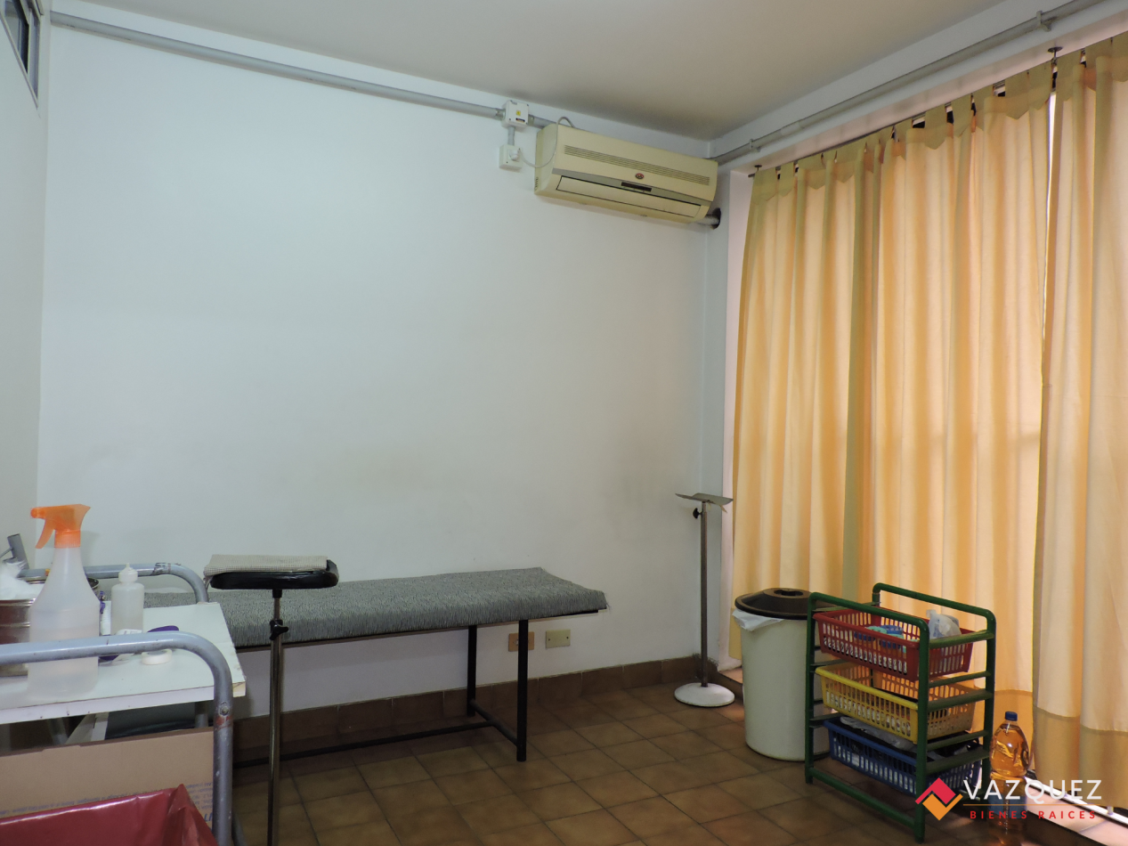 Oficina con Cochera Ideal Consultorio 