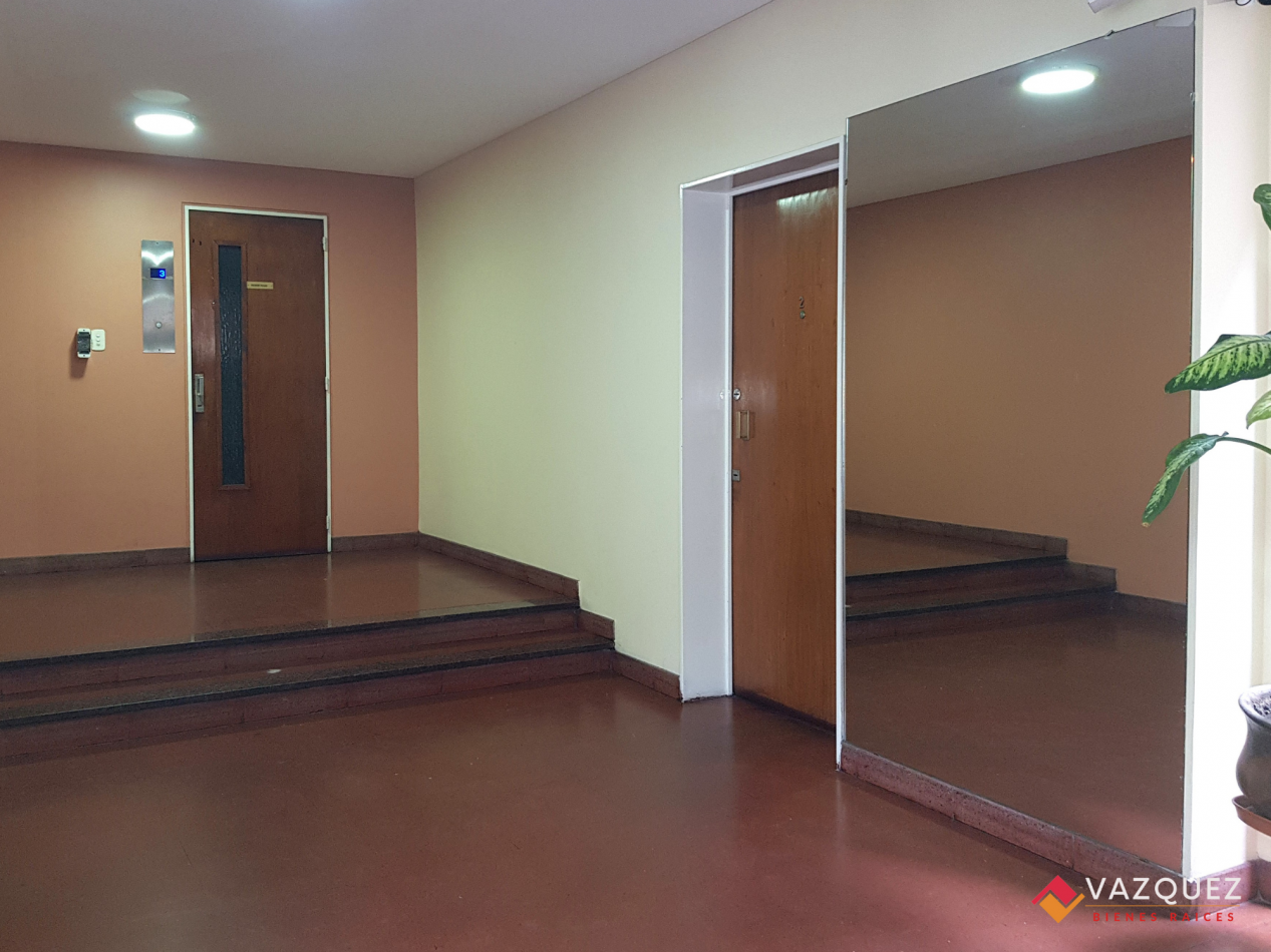 Oficina con Cochera Ideal Consultorio 