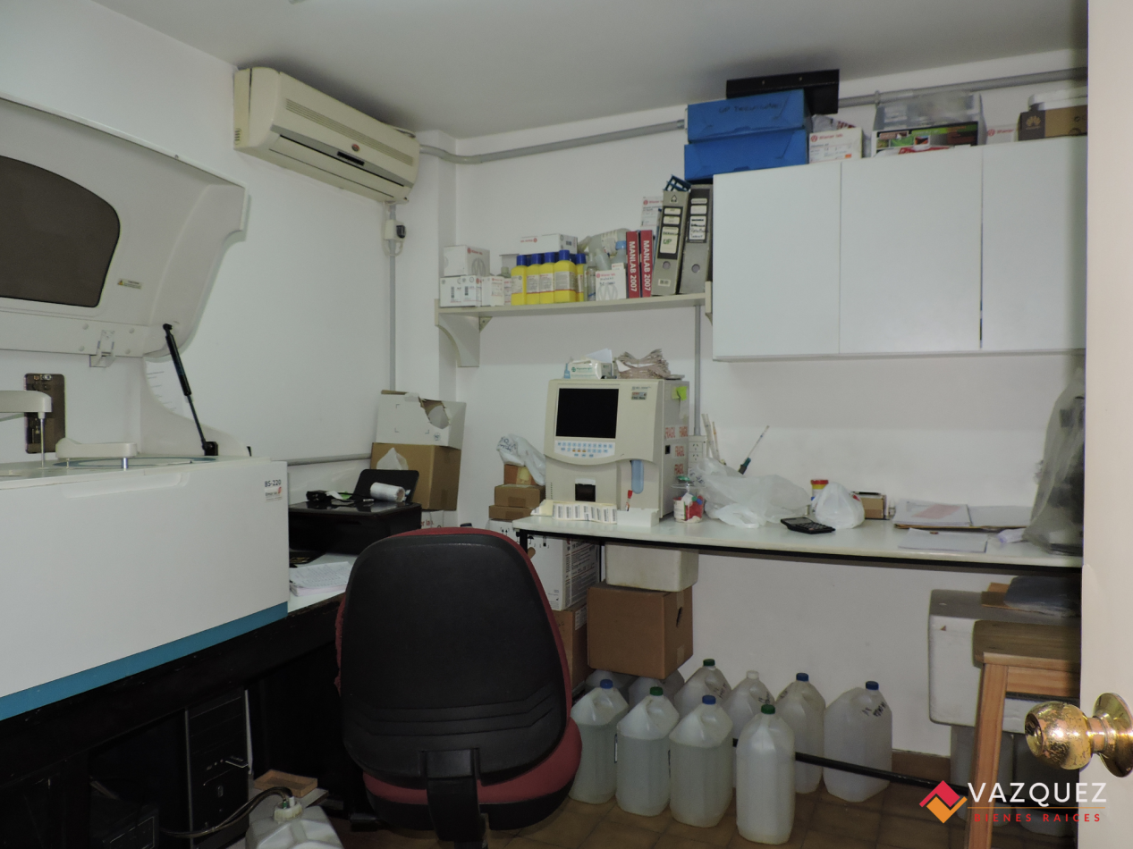 Oficina con Cochera Ideal Consultorio 