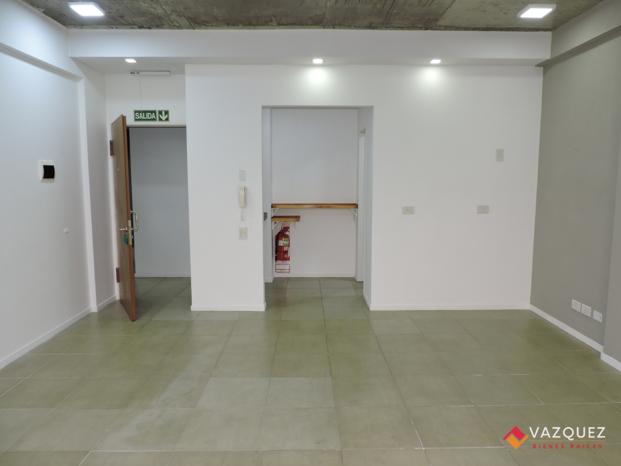 Moderna Oficina Con Cochera. Financiacion