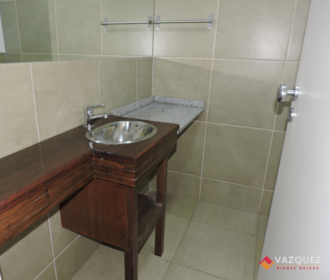 Moderna Oficina Con Cochera. Financiacion