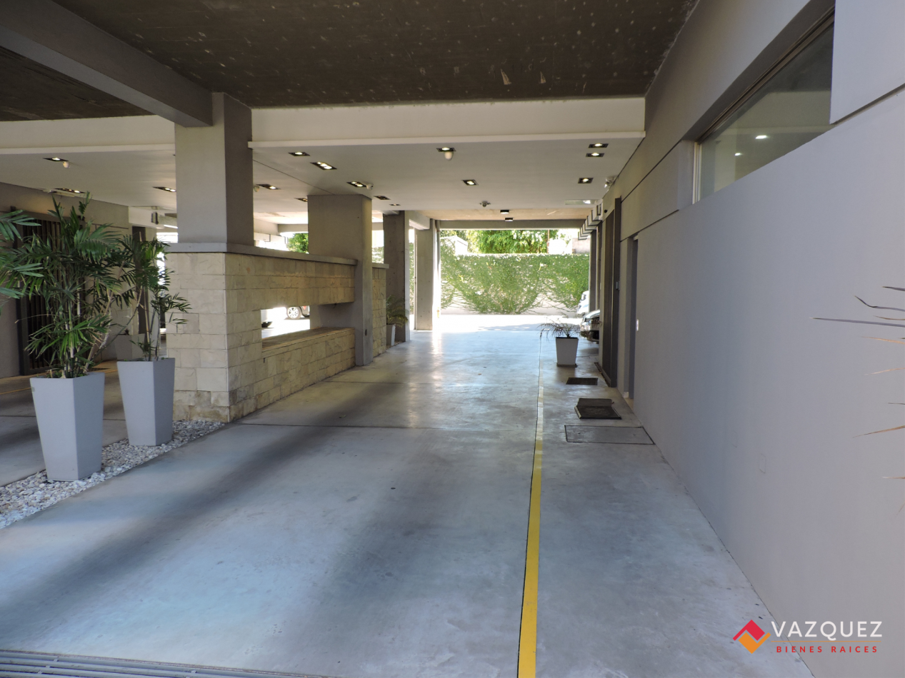 Oficina en Moderno Edificio  