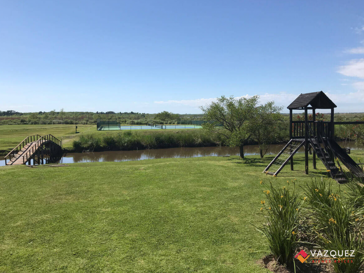 Lote a la Laguna Club Nautico El Cazal