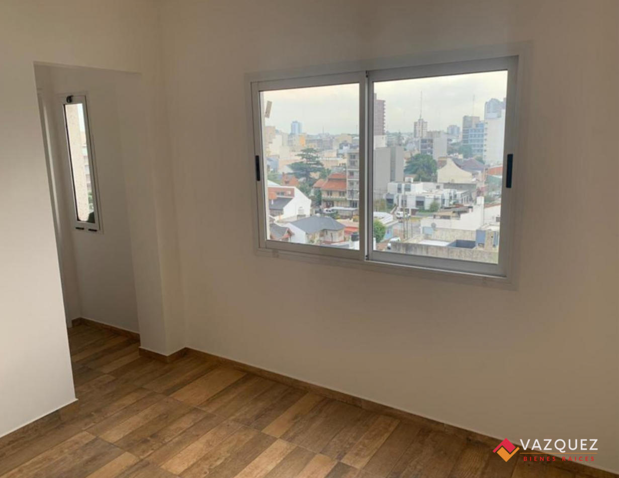 Departamento Tres Ambientes en Duplex con Cochera