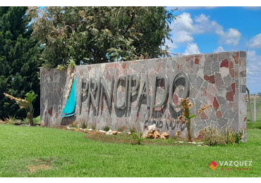 Lote con costa al canal en Principado San Vicente 